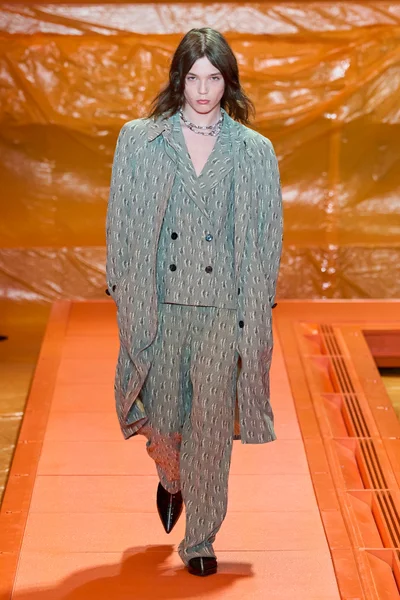 Look 33